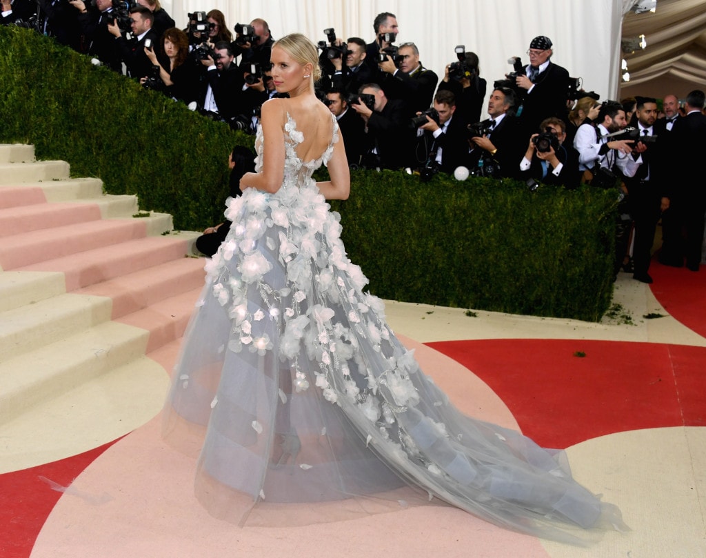 NEW YORK, NY - MAY 02:  Karolina Kurkova attends the "Manus x Machina: Fashion In An Age Of Technology" Costume Institute Gala at Metropolitan Museum of Art on May 2, 2016 in New York City.  (Photo by Larry Busacca/Getty Images)